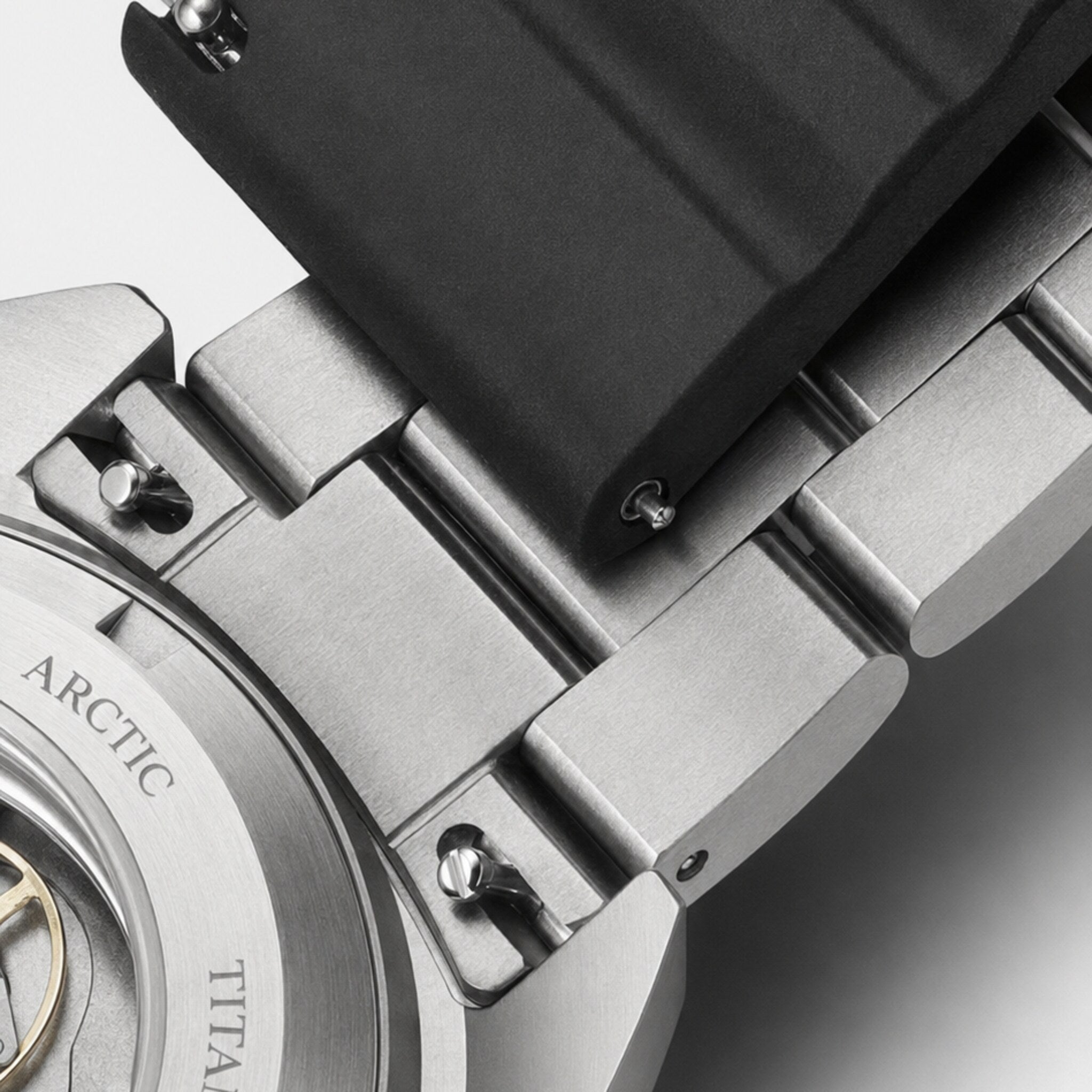 Titanium vs Stainless Steel Watches: Which One Is Right for You?
